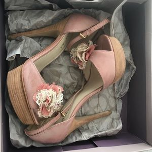 Antique Rose Open Toes platforms